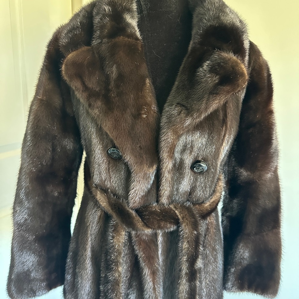 Luxurious Brown Mink vintage jacket. Size Small